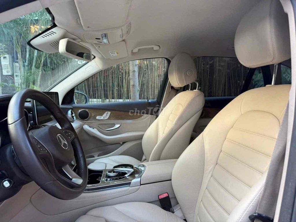 Mercedes-Benz GLC 250 2016 Trắng kem 90000 km. Mua bán Ô tô tại Quận Hoàng Mai Hà Nội được đăng bởi Mr Tài hình 8