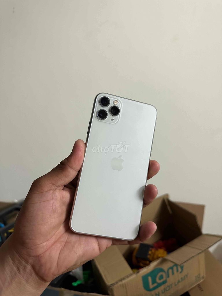 Apple iPhone 11 Pro Max 64GB Bạc. Mua bán Điện thoại tại Thành phố Thủ Dầu Một Bình Dương được đăng bởi bon bon hình 1
