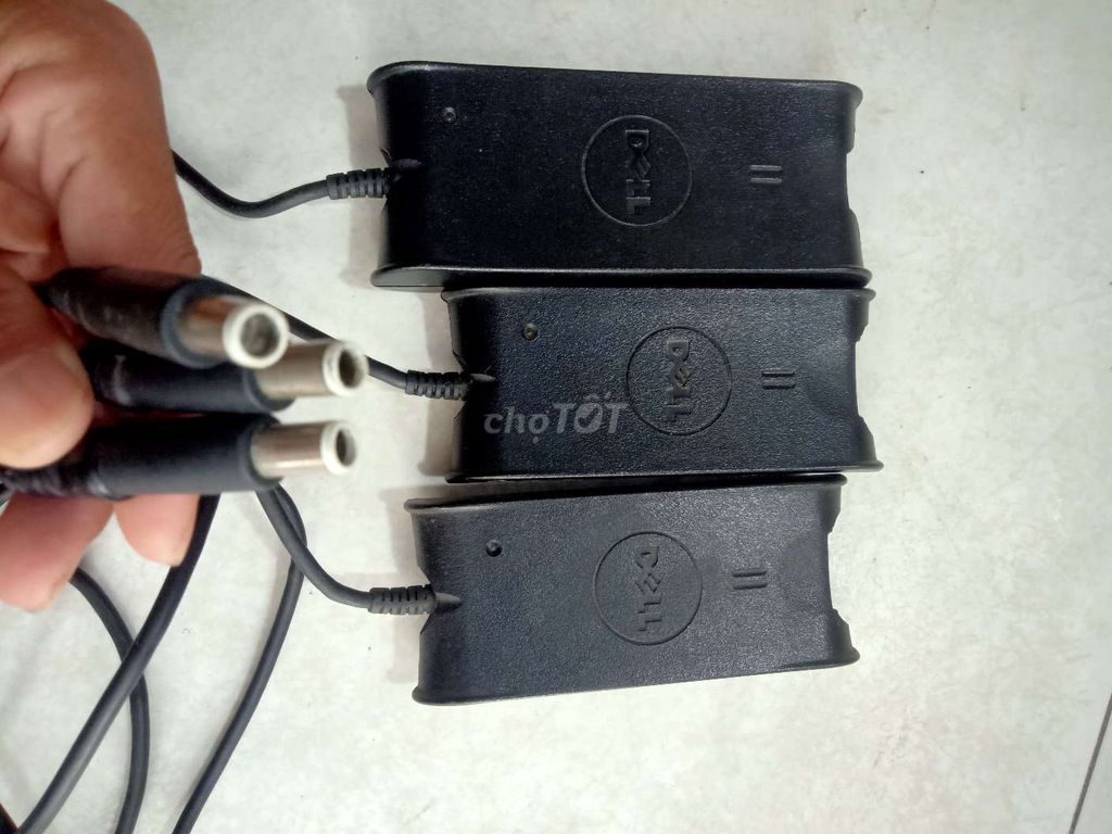 Sạc laptop Dell đầu kim to. Mua bán Phụ kiện (Màn hình, Chuột...) tại Huyện Mỹ Xuyên Sóc Trăng được đăng bởi Alexis Sanchez  hình 1