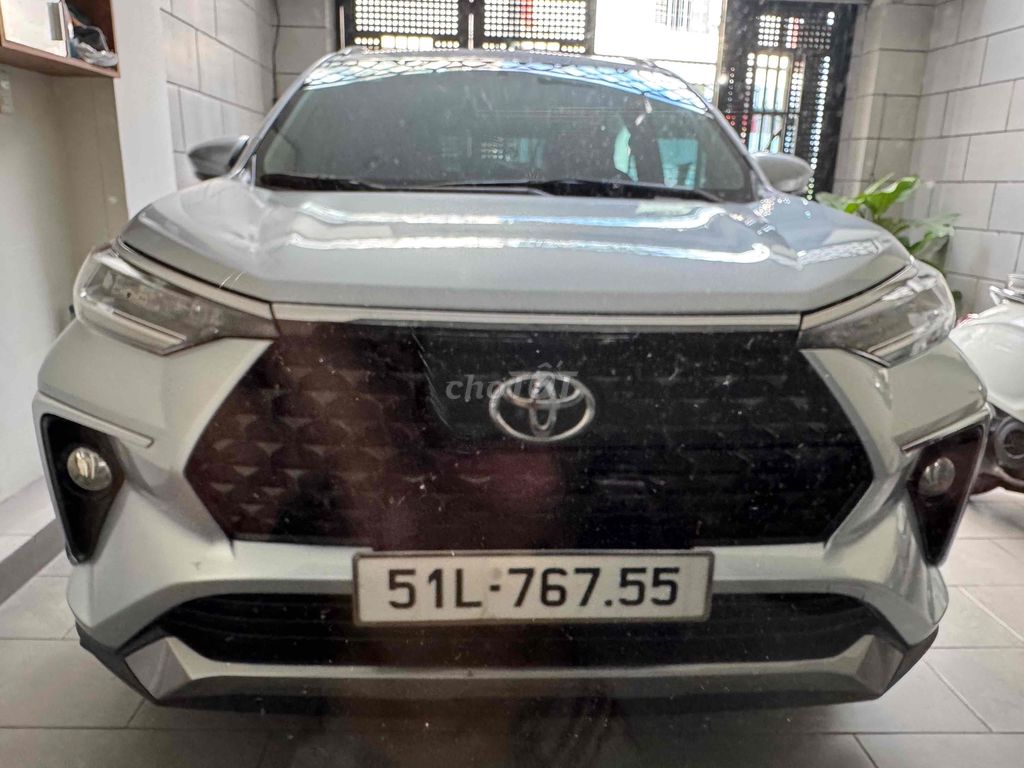 Toyota Veloz 2022 Автомат Серебристый Импортный