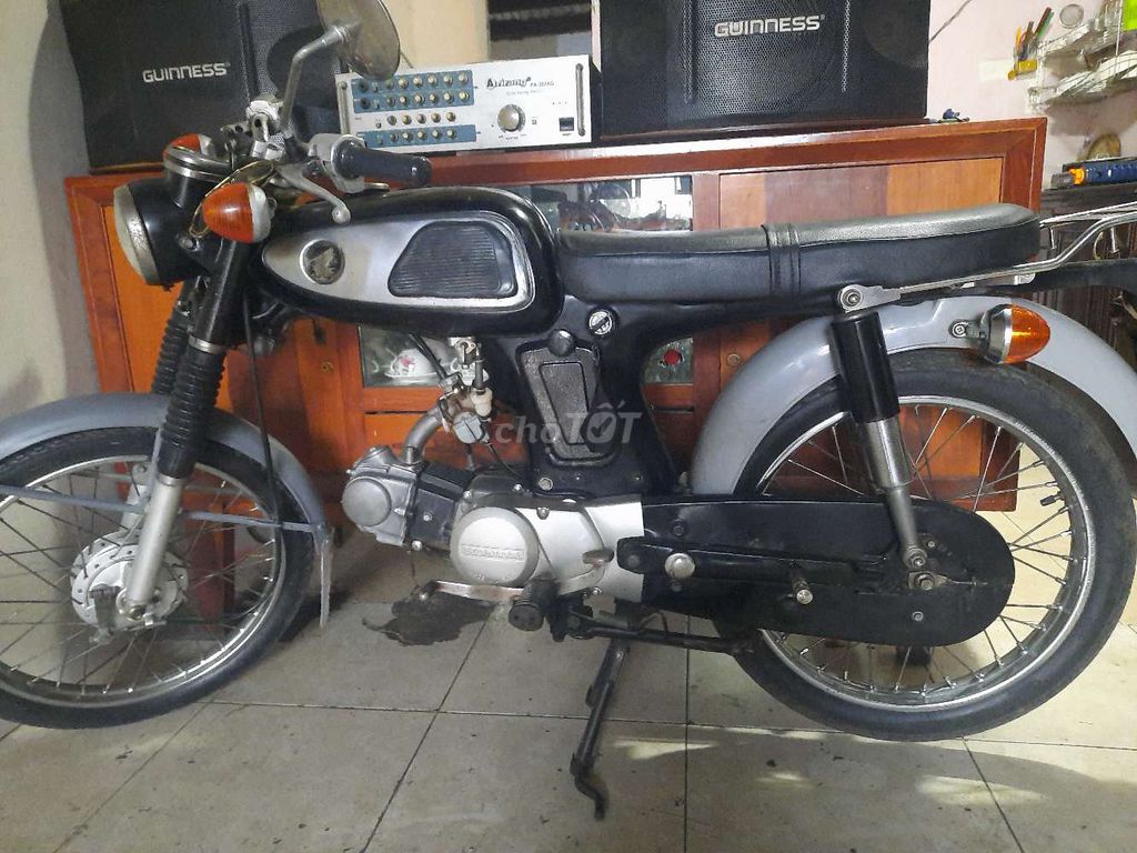 Honda 67, 1967, черный и серебристый