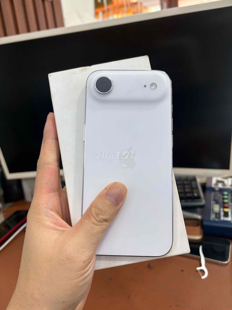 Apple iPhone 14 Pro 256GB Trắng Như mới. Mua bán Điện thoại tại Quận Lê Chân Hải Phòng được đăng bởi hoang anh hình 1