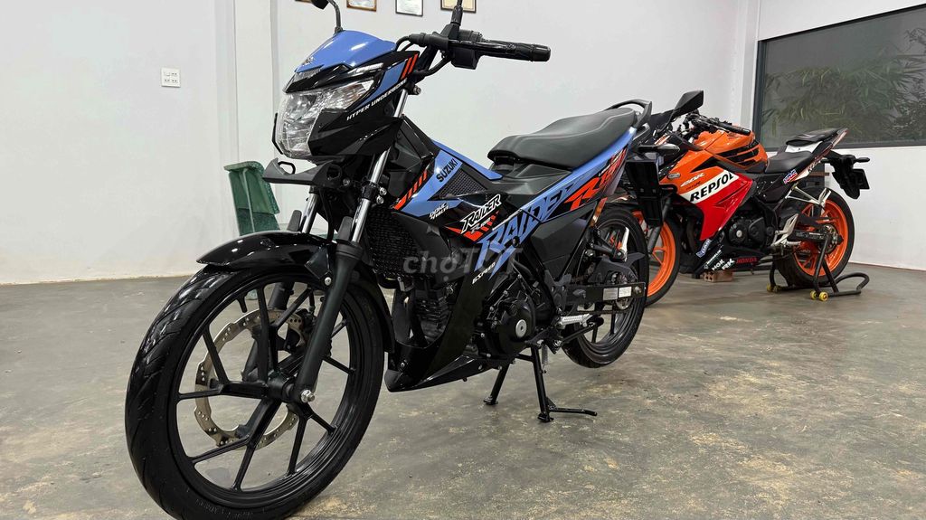 RAIDER 150 CỌP LĂN BÁNH 6000KM BAO ZIN. Mua bán Xe máy tại Thành phố Long Khánh Đồng Nai được đăng bởi Cửa Hàng Xe Máy Cũ Thành Phát Đồng Nai hình 1