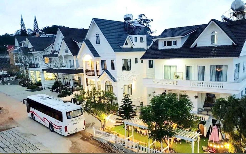 🏡 BÁN VILLA ĐƯỜNG MAI ANH ĐÀO - CÁCH HỒ XUÂN HƯƠNG CHỈ 2KM - 375M2