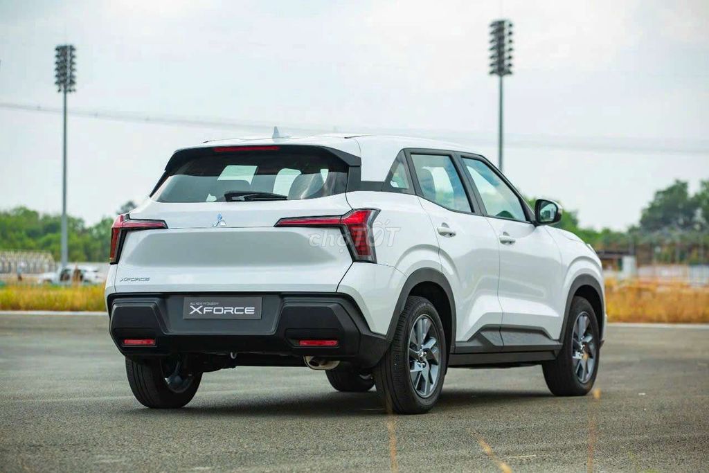 XFORCE GLX 2025, Tặng BHVC + gói phụ kiện 15TR. Mua bán Ô tô tại Quận Ninh Kiều Cần Thơ được đăng bởi Minh Tuấn  Đại Lý Mitsubishi Cần Thơ hình 9