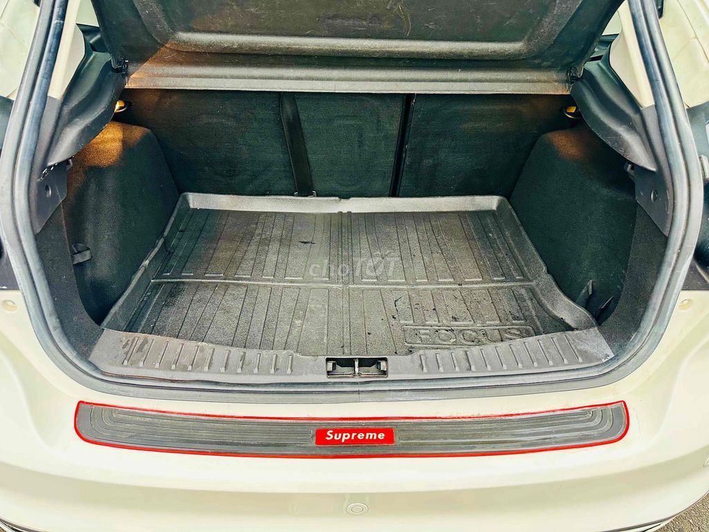 Ford Focus S Hatchback 2014 Trắng 126903 km. Mua bán Ô tô tại Quận Cẩm Lệ Đà Nẵng được đăng bởi Chị Hà hình 6