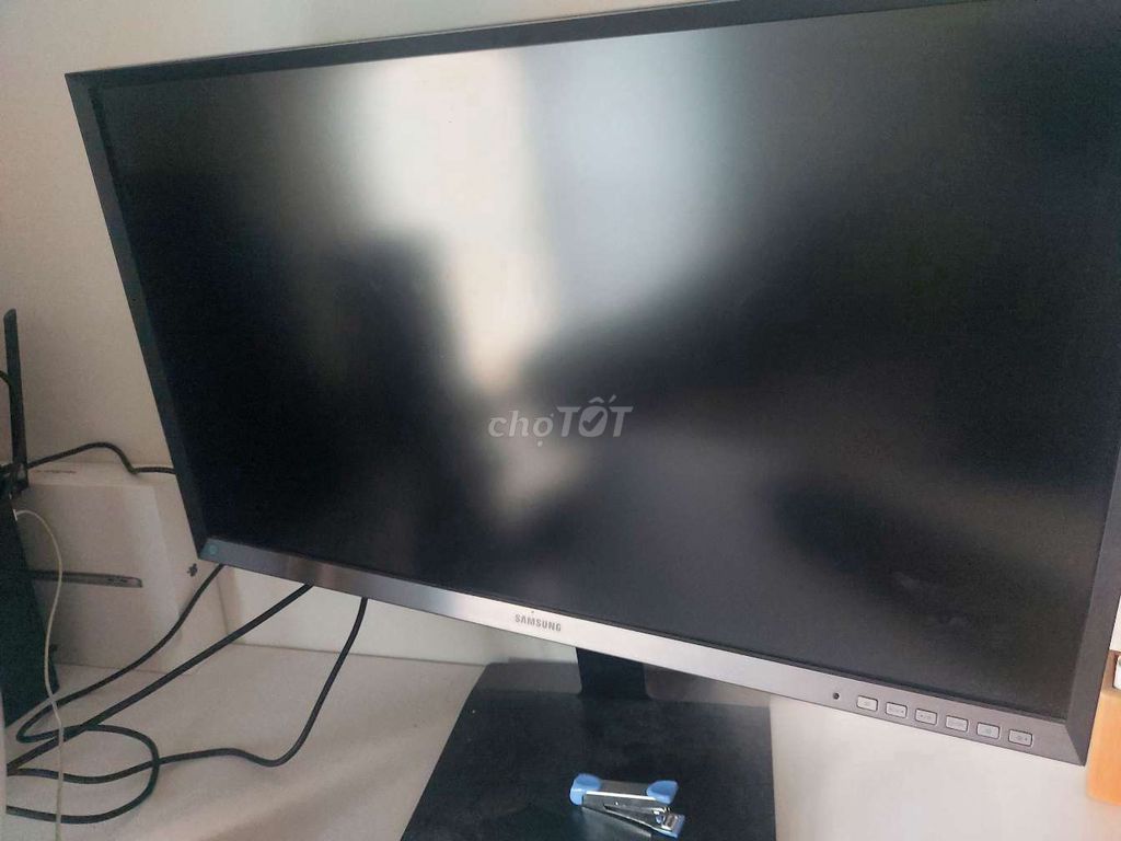 Samsung S32D850T 32 inch WQHD LED. Mua bán Phụ kiện (Màn hình, Chuột...) tại Quận Nam Từ Liêm Hà Nội được đăng bởi Kv hình 1