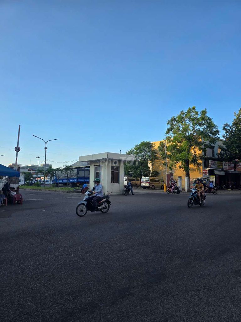 Hàng hiếm tại quy nhơn city mặt tiền đường võ liệu Hàng hiếm tại quy nhơn city mặt tiền đường võ liệu