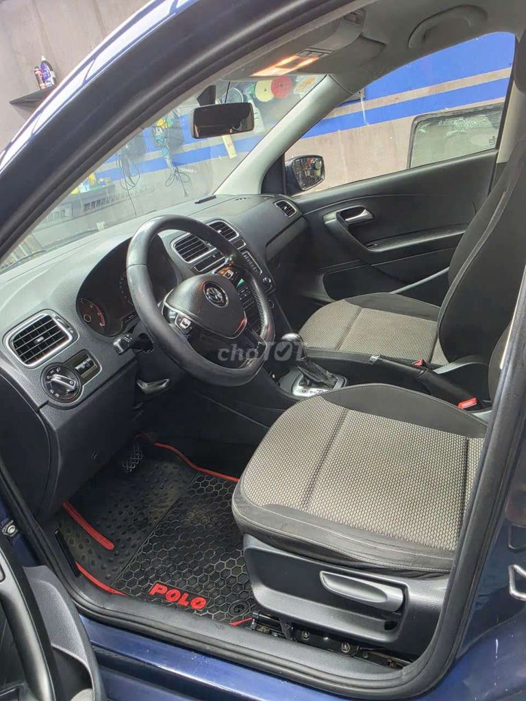 Volkswagen Polo 2014 синий