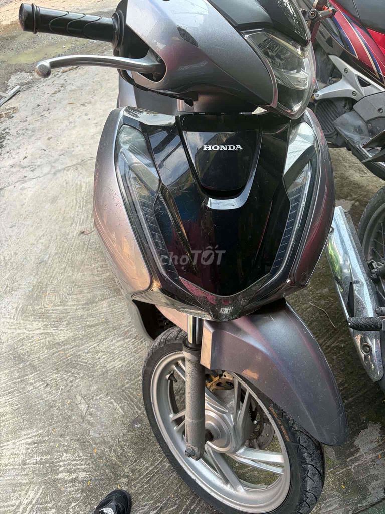 Хонда SH 150i АБС серый 2019