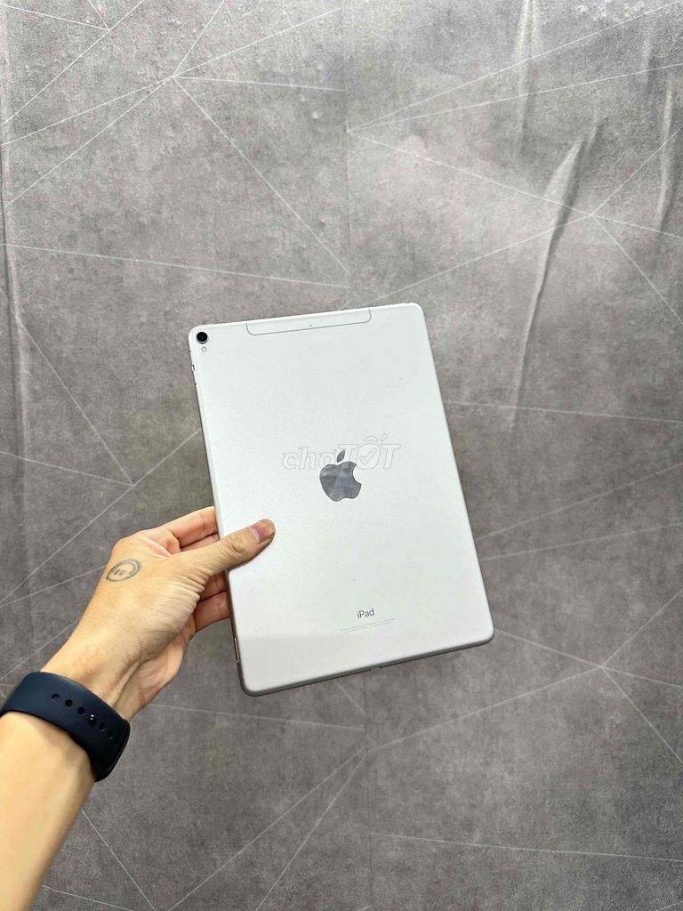 bán Ipad pro 10.5 4G 64gb pin 93% mới 99% zin chua