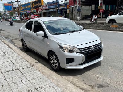 Mitsubishi Attrage model 2022 số sàn màu trắng