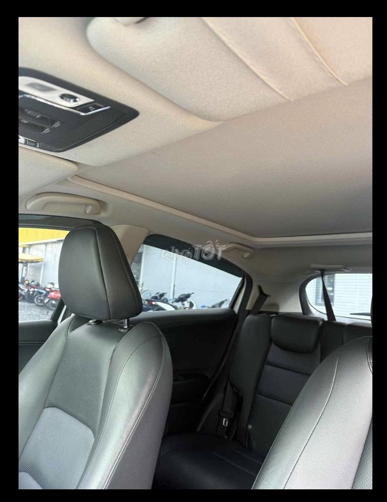 Honda HR-V 2019 HR-V L check bảo dưỡng hãng. Mua bán Ô tô tại Thành phố Nha Trang Khánh Hòa được đăng bởi Ngoc Hieu hình 7