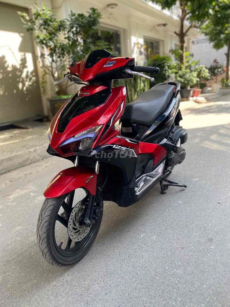 Honda Air Blade Đỏ đen chính chủ êm đẹp mê ly. Mua bán Xe máy tại Quận Hồng Bàng Hải Phòng được đăng bởi Ly  hình 3