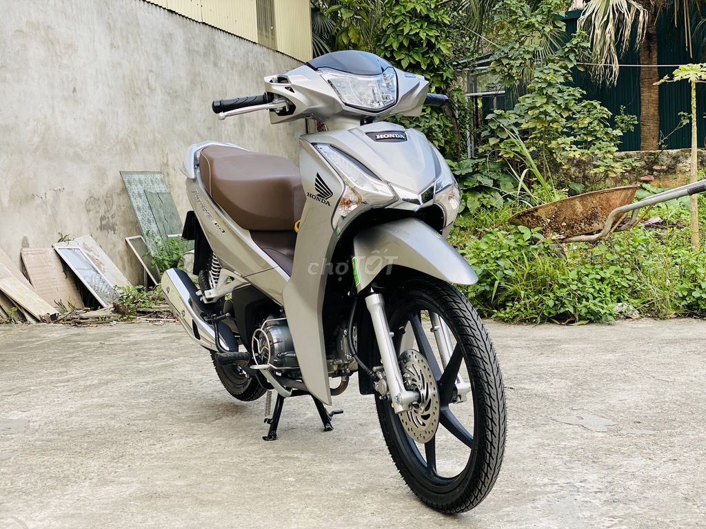 HONDA FUTURE 125 FI KIM PHUN ĐIỆN TỬ 2024 XE ZIN. Mua bán Xe máy tại Quận Nam Từ Liêm Hà Nội được đăng bởi Lê Duy Anh hình 4
