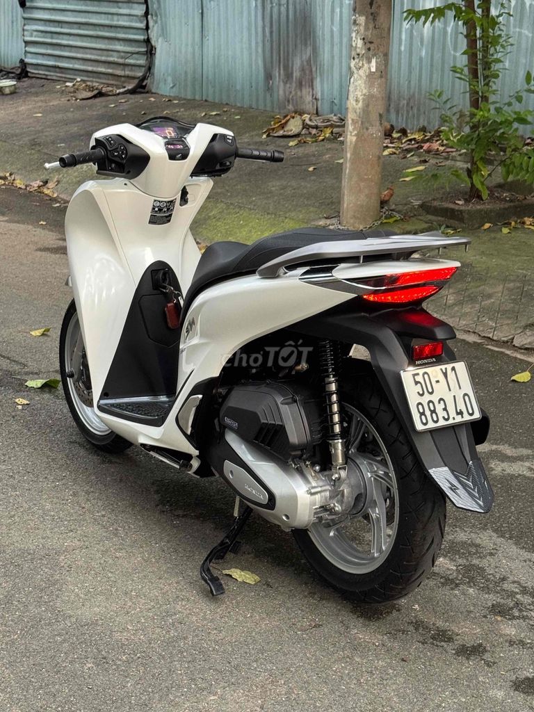 Honda SH 125i Trắng 500km như xe new. Mua bán Xe máy tại Quận Gò Vấp Tp Hồ Chí Minh được đăng bởi CHXM 86 chuyên bán xe trả góp hình 5