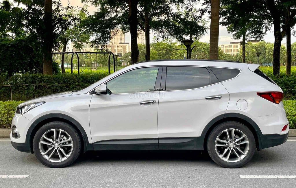 Hyundai Santa Fe 2017 2.4 AT 4WD - 57000 km. Mua bán Ô tô tại Quận Cầu Giấy Hà Nội được đăng bởi Bùi Đình Thông hình 2