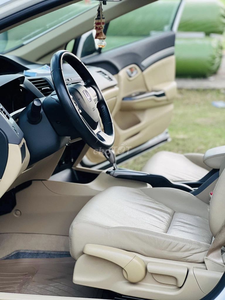 Honda Civic 1.8AT 2014 màu trắng. Mua bán Ô tô tại Quận 12 Tp Hồ Chí Minh được đăng bởi Quang hình 5