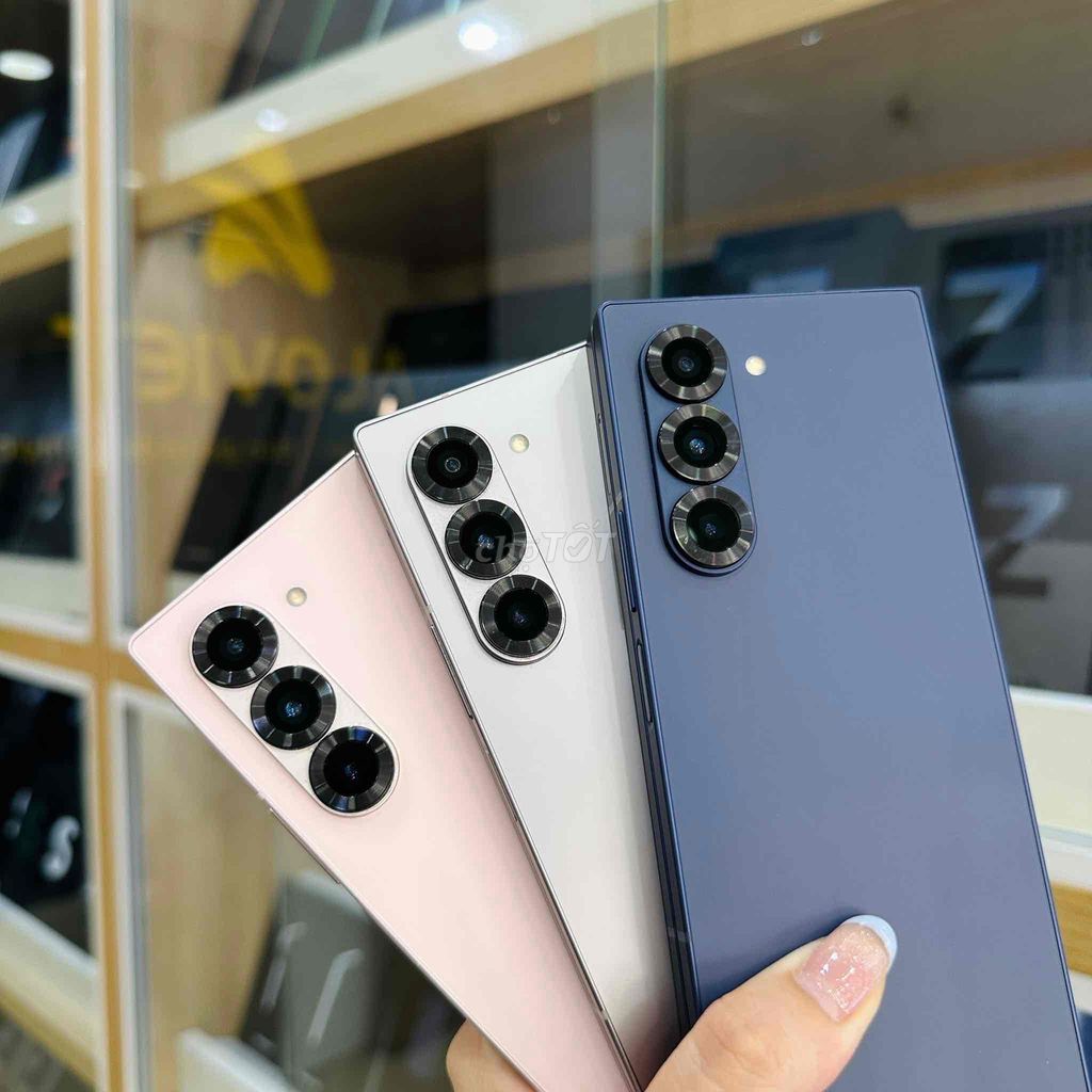 Galaxy Z Fold 6 256G lướt zin áp. Mua bán Điện thoại tại Quận Thanh Khê Đà Nẵng được đăng bởi Alovietstore Đà Nẵng hình 1