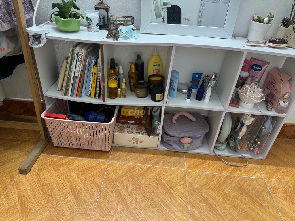 Kệ sách Gỗ Trắng Dễ lắp đặt. Mua bán Tủ, kệ gia đình tại Quận Đống Đa Hà Nội được đăng bởi Ha My hình 1