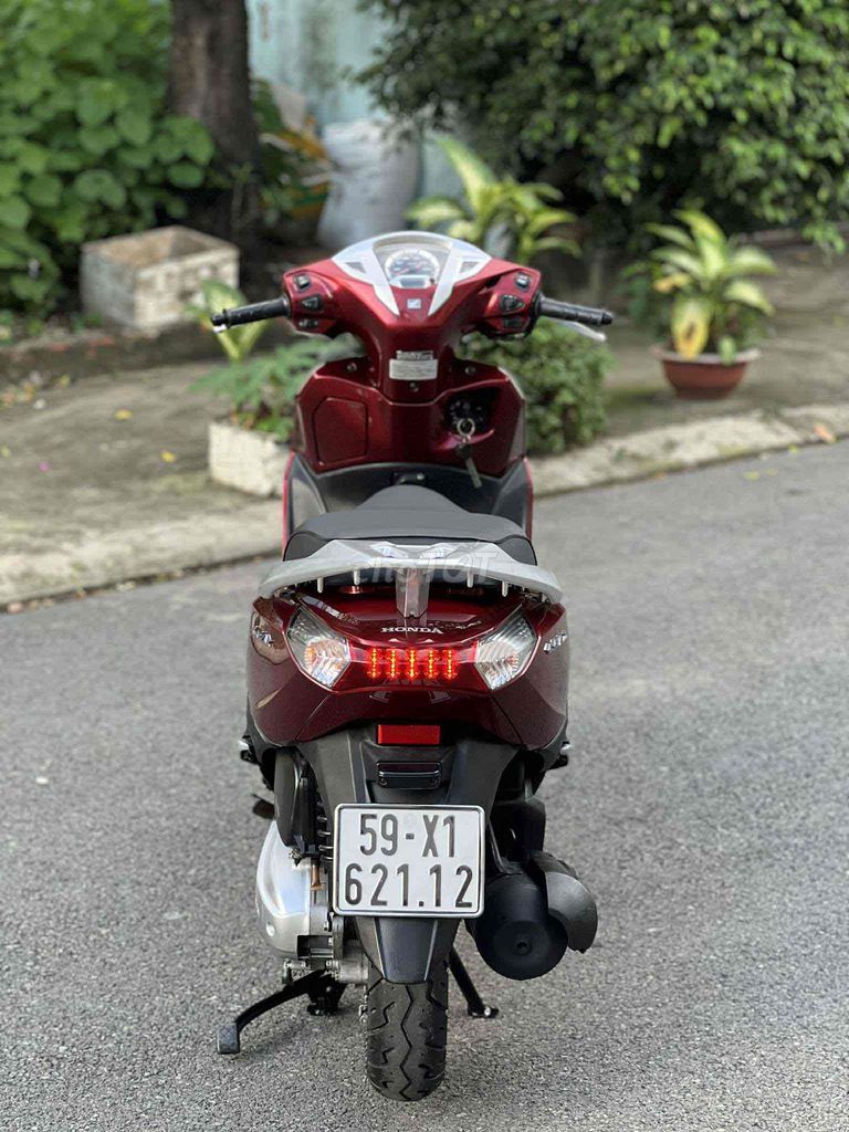 xe hòna  lead 2015 màu đỏ đô mỡi ken 95%. Mua bán Xe máy tại Thành phố Thủ Đức Tp Hồ Chí Minh được đăng bởi Nguyễn Thanh Bình hình 3