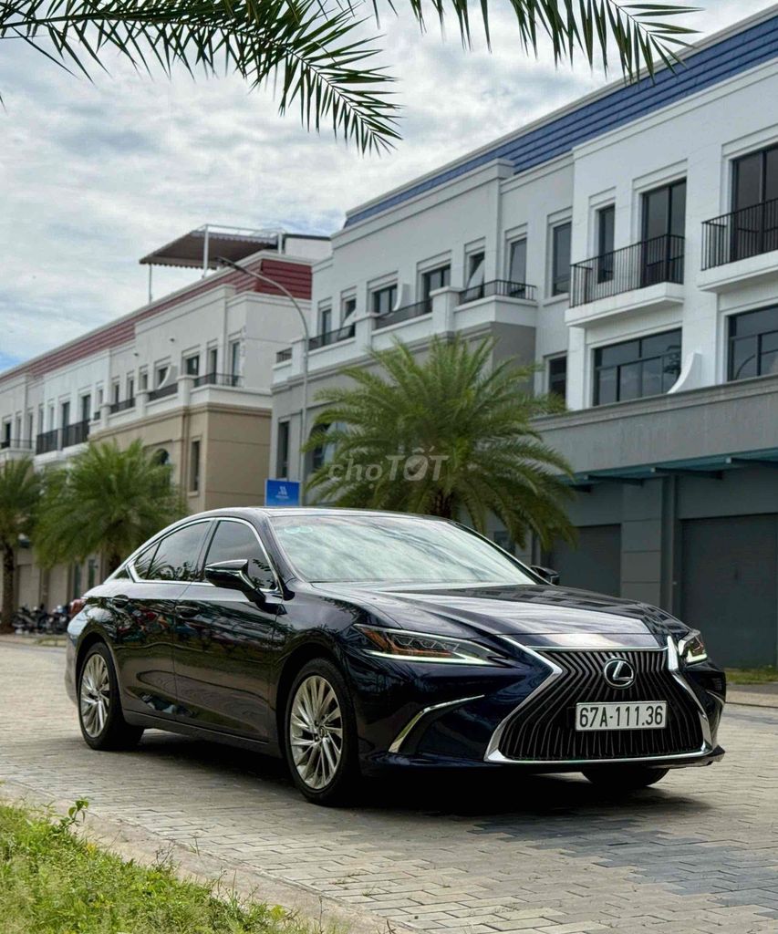 LEXUS ES250 2018 NHẬP NHẬT - 27000km. Mua bán Ô tô tại Quận Gò Vấp Tp Hồ Chí Minh được đăng bởi Ca Thị Thanh Huệ hình 2