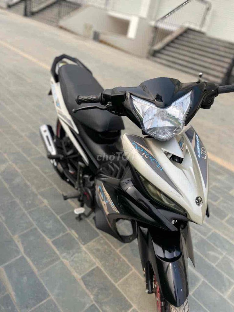 Thanh lý Ex 50cc dáng thể thao còn mới. Mua bán Xe máy tại Quận Bắc Từ Liêm Hà Nội được đăng bởi Hữu Nhuận hình 2