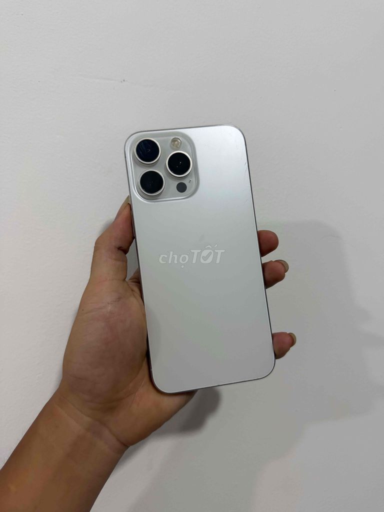 iPhone 15 Pro Max 256GB Bạc. Mua bán Điện thoại tại Thành phố Đà Lạt Lâm Đồng được đăng bởi Giang hình 1