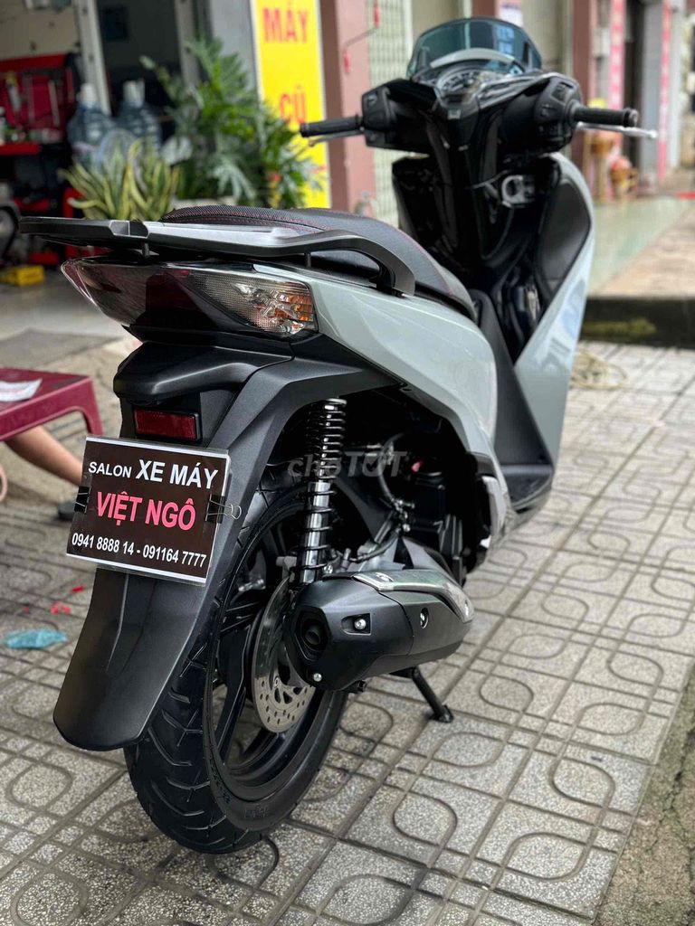 Honda SH 2018 Xám xi măng. Mua bán Xe máy tại Thành phố Buôn Ma Thuột Đắk Lắk được đăng bởi Ngô quốc Việt  hình 4