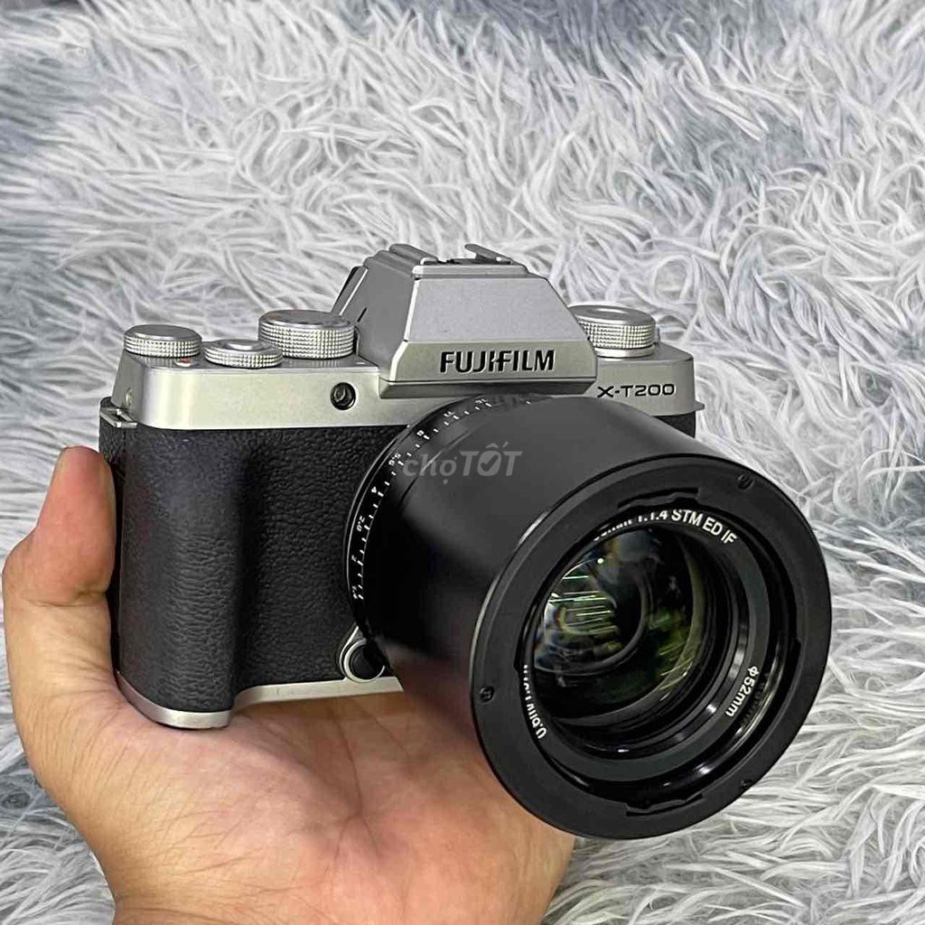 Máy ảnh Fujifilm XT200 kèm Viltrox 56mm F1.4. Mua bán Máy ảnh, Máy quay tại Quận 5 Tp Hồ Chí Minh được đăng bởi Phan Thế Phong  hình 1