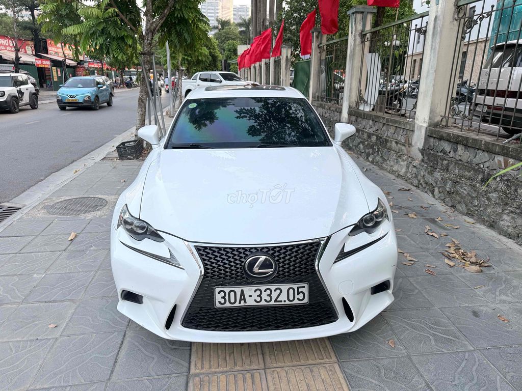 Лексус IS250F-Sport 2013 белый 80 000 миль