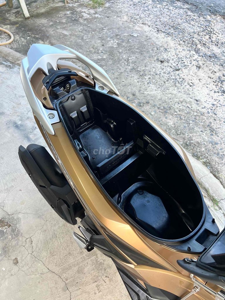 Airblade Fi xe đẹp Máy Zin (trả góp). Mua bán Xe máy tại Huyện Lai Vung Đồng Tháp được đăng bởi Cửa Hàng Xe Gắn Máy PHONG uy tín hình 6