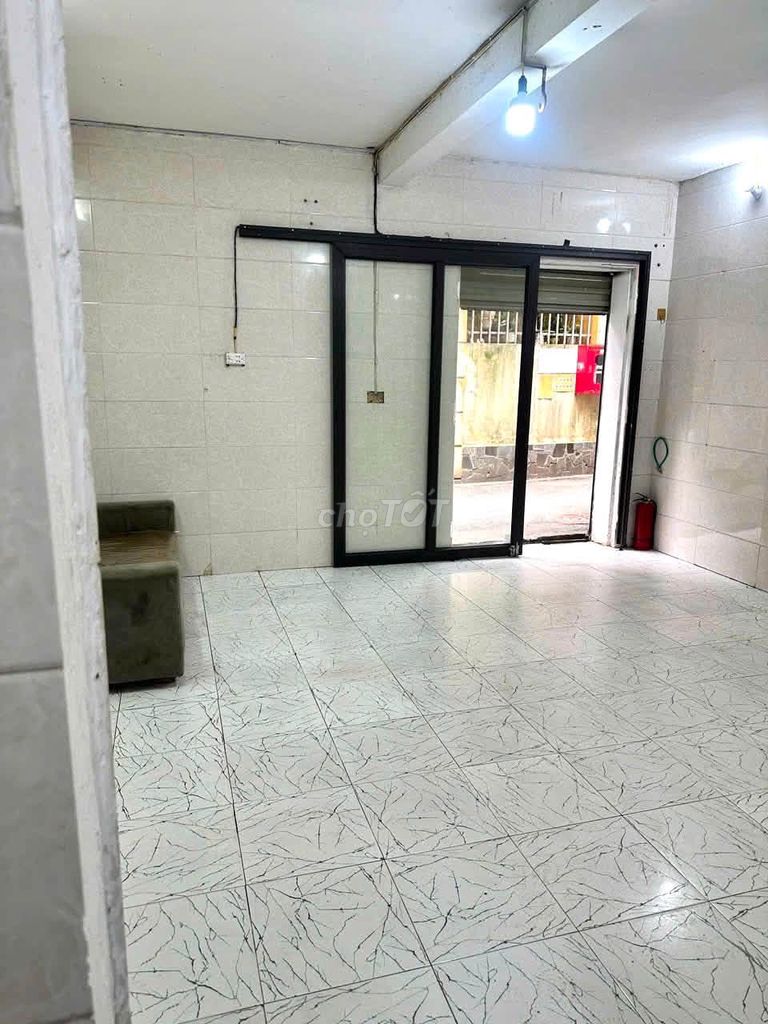 Сдаётся частный дом 40м² на Лак Лонг Куан, 2 этажа