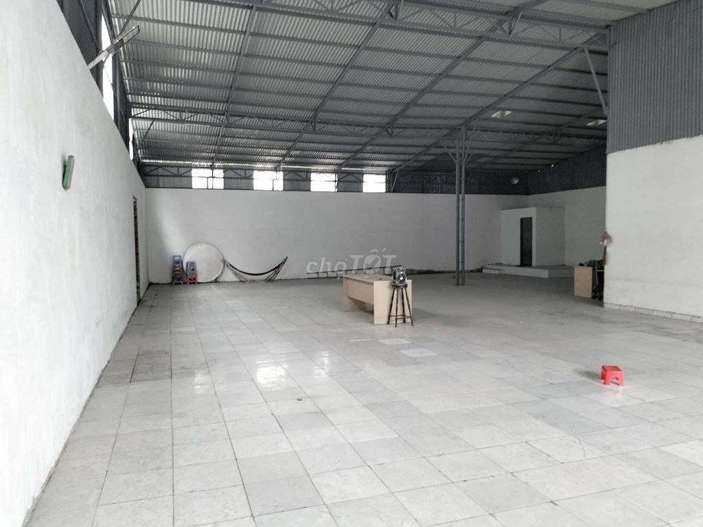 Cho thuê kho 400m2, đg Nguyễn Duy Trinh, Thủ Đức