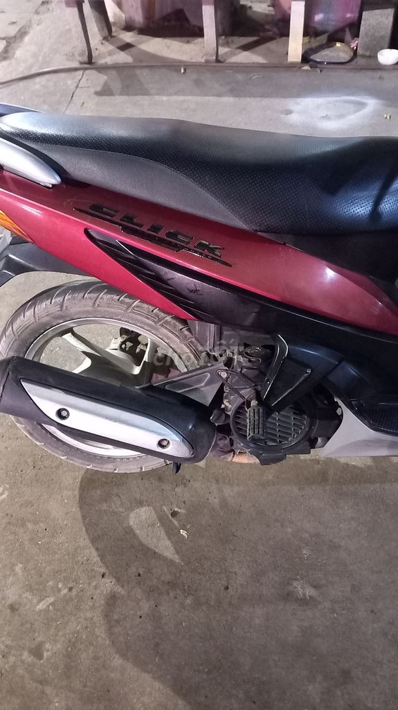 Xe máy Honda Click màu đỏ, số tự động. Mua bán Xe máy tại Huyện Yên Mỹ Hưng Yên được đăng bởi Hau hình 2