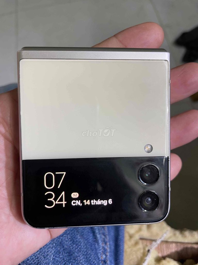 Samsung Galaxy Z Flip3 5G 128GB Trắng. Mua bán Điện thoại tại Quận Bình Tân Tp Hồ Chí Minh được đăng bởi sofia hình 1
