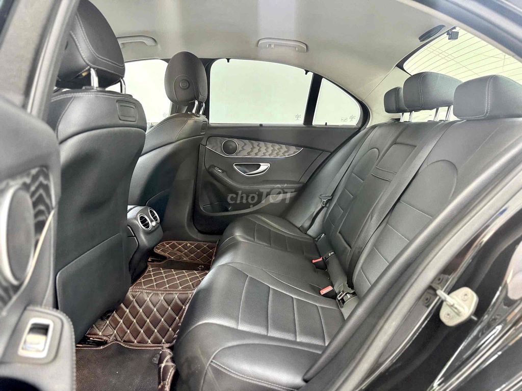 Mercedes Benz C200 model 2018. Mua bán Ô tô tại Quận 8 Tp Hồ Chí Minh được đăng bởi Khoa nguyễn hình 9