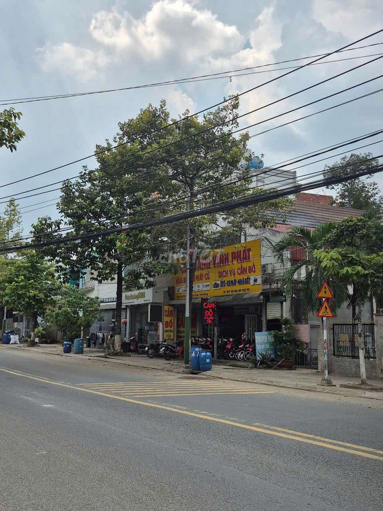Bán Nhà Mặt Tiền Bùi Thị Xuân. Mua bán Văn phòng, Mặt bằng kinh doanh tại Thành phố Dĩ An Bình Dương được đăng bởi Vinh phat hình 3