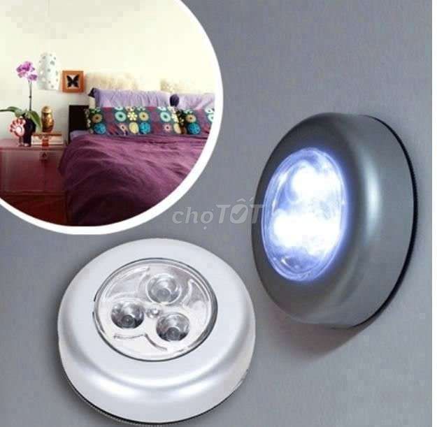 ĐÈN LED DÁN TƯỜNG 3 BÓNG SIÊU SÁNG
G