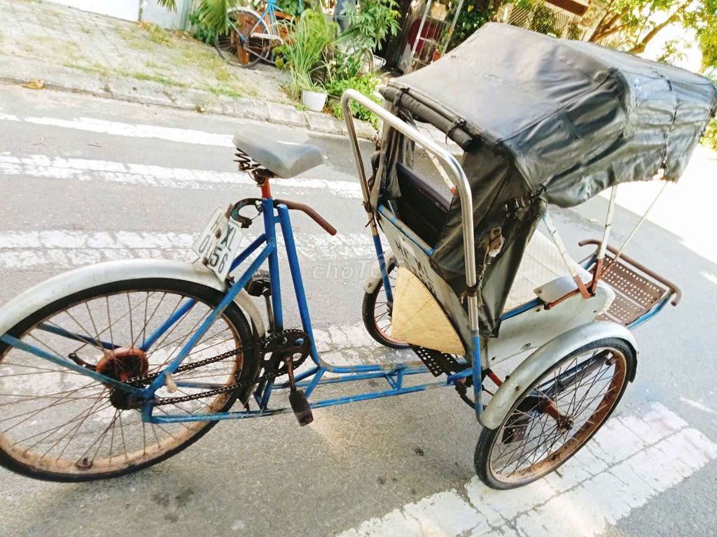 Xe Xích Lô Lớn nặng hơn 100 ký để lâu lắm rồi còn. Mua bán Phương tiện khác tại Quận Cẩm Lệ Đà Nẵng được đăng bởi Triều hình 5