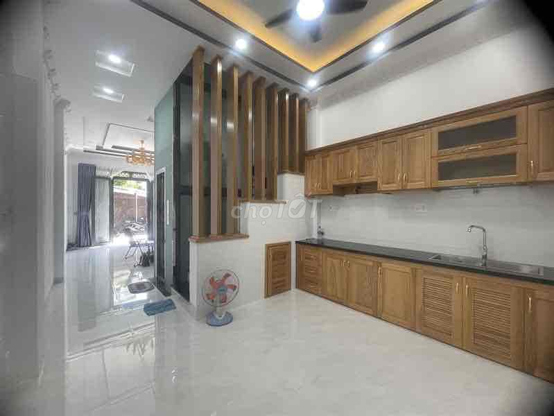 Nhà đẹp 5tầng HXH vào nhà, có thang máy, 60m2, gần sân bay, 9tỷ x TL