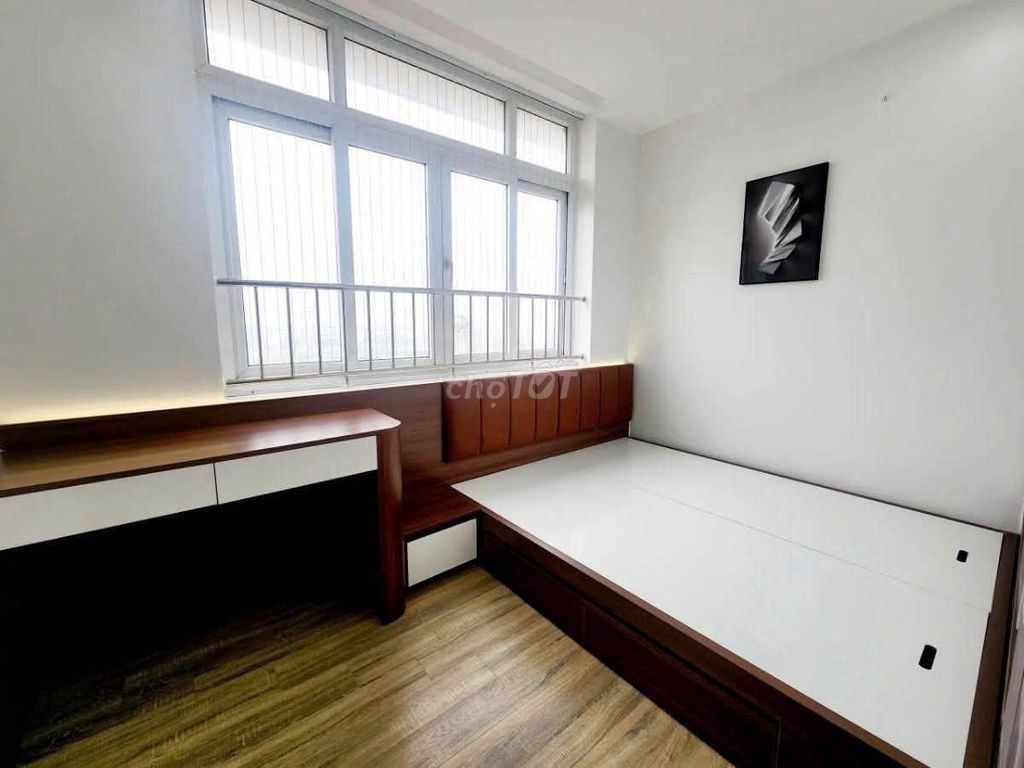 Chung cư Giải Phóng 90m² căn góc 3PN full nội thất 6.45 tỷ