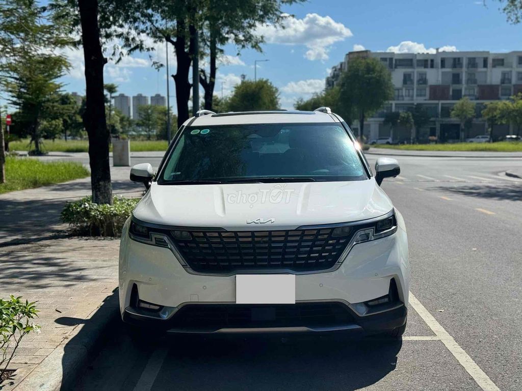 Kia Carnival Signature 2022 Trắng 8 chỗ 85000 km