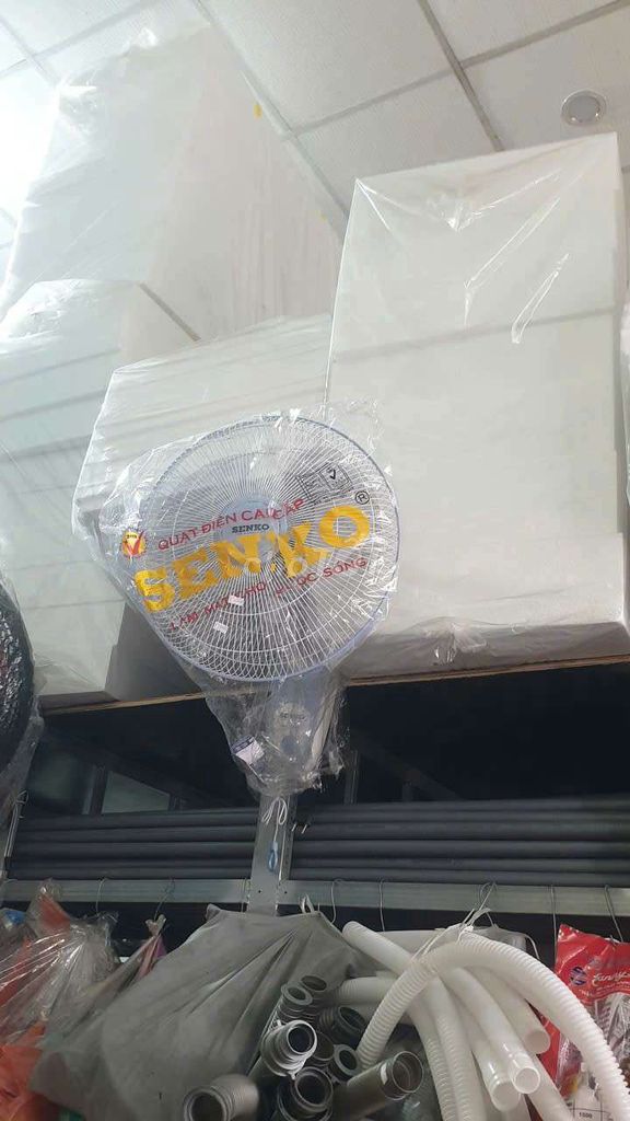 Quạt điện Senko Cái Cấp Trắng Mới. Mua bán Quạt tại Quận Liên Chiểu Đà Nẵng được đăng bởi Thuỷ hình 1
