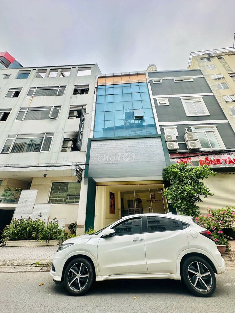 Rent · 6 bd · 110 м² · Quận Bình Thạnh, ул. Đường Nguyễn Gia Trí