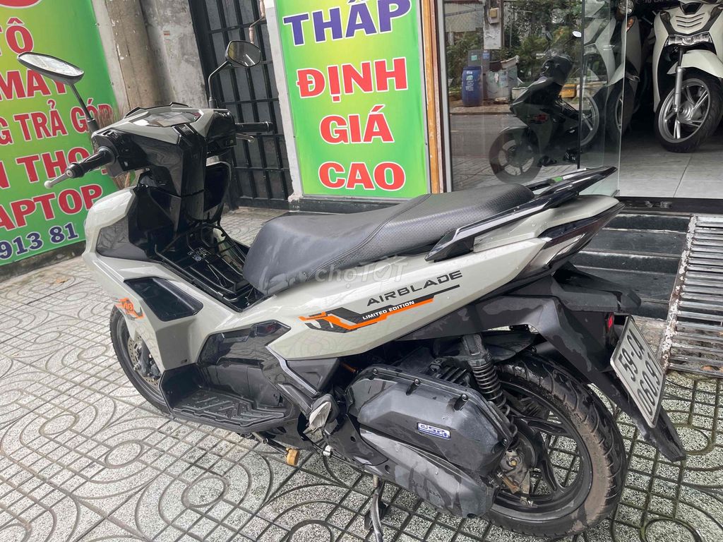 Хонда Эйр Блэйд 125 2024 Серый 14 000 км