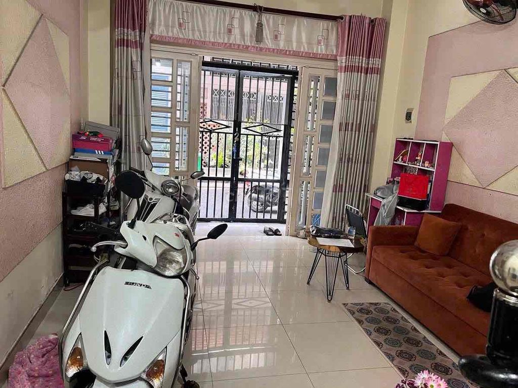 Cho thiê phòng 40m2 giá 4 triệu đường trịnh đình trọng quận tân phú