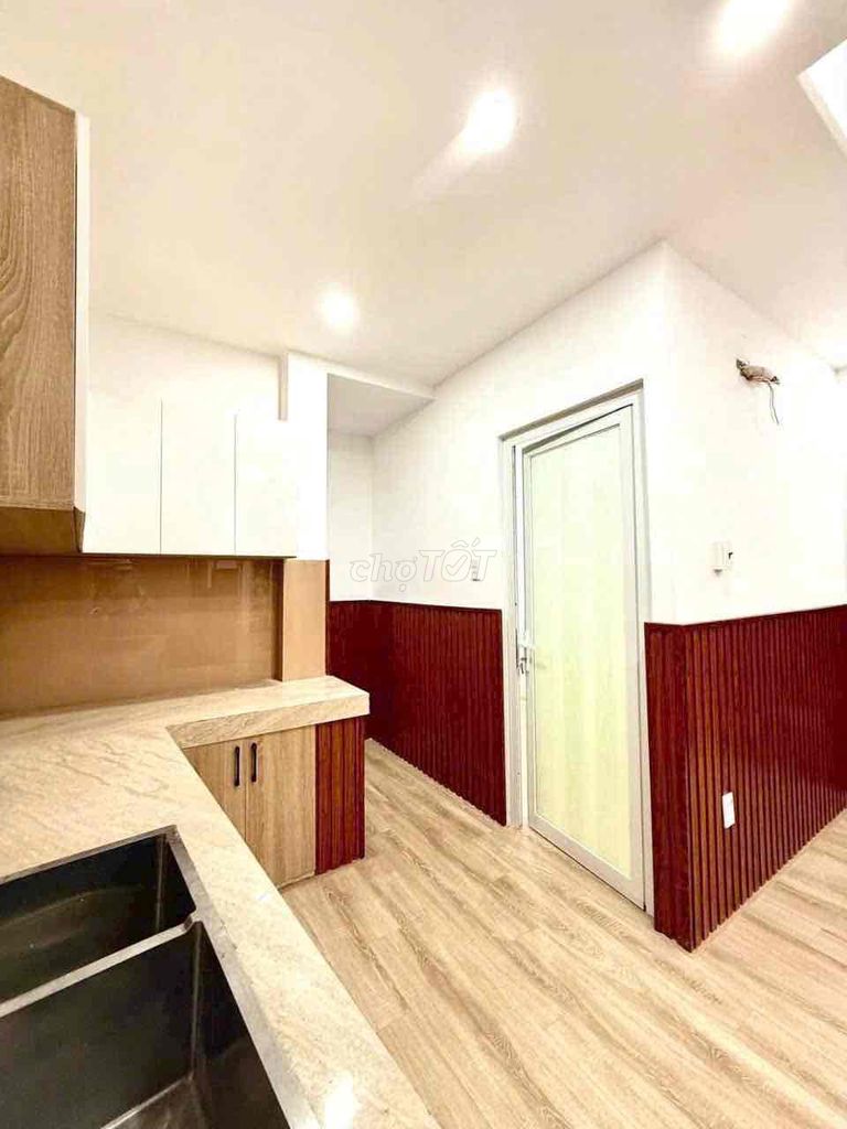 Новый дом в переулке 252 Pham Van Chieu, 9-й район