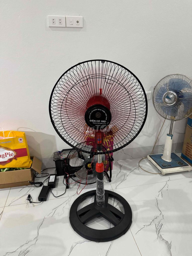 Quạt tích điện màu Đen. Mua bán Quạt tại Quận Hoàn Kiếm Hà Nội được đăng bởi Tạ Trường hình 1