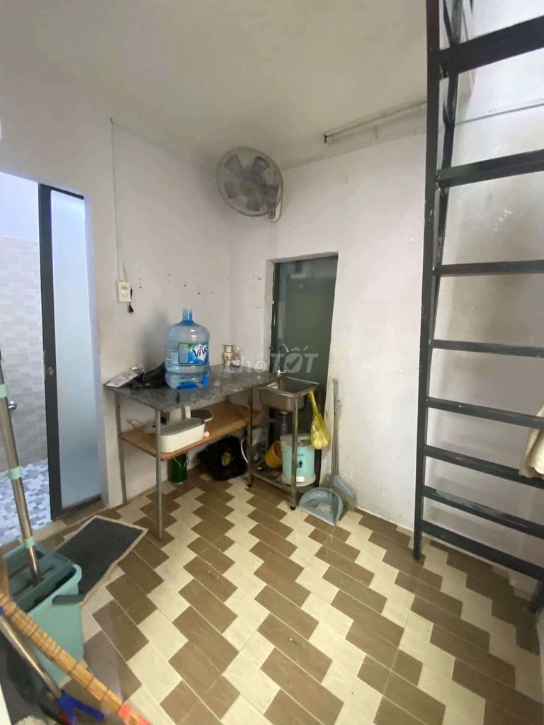 Mặt bằng Hẻm buôn bán kd Phan Huy Ích dt 4x8m gác đúc có máy lạnh